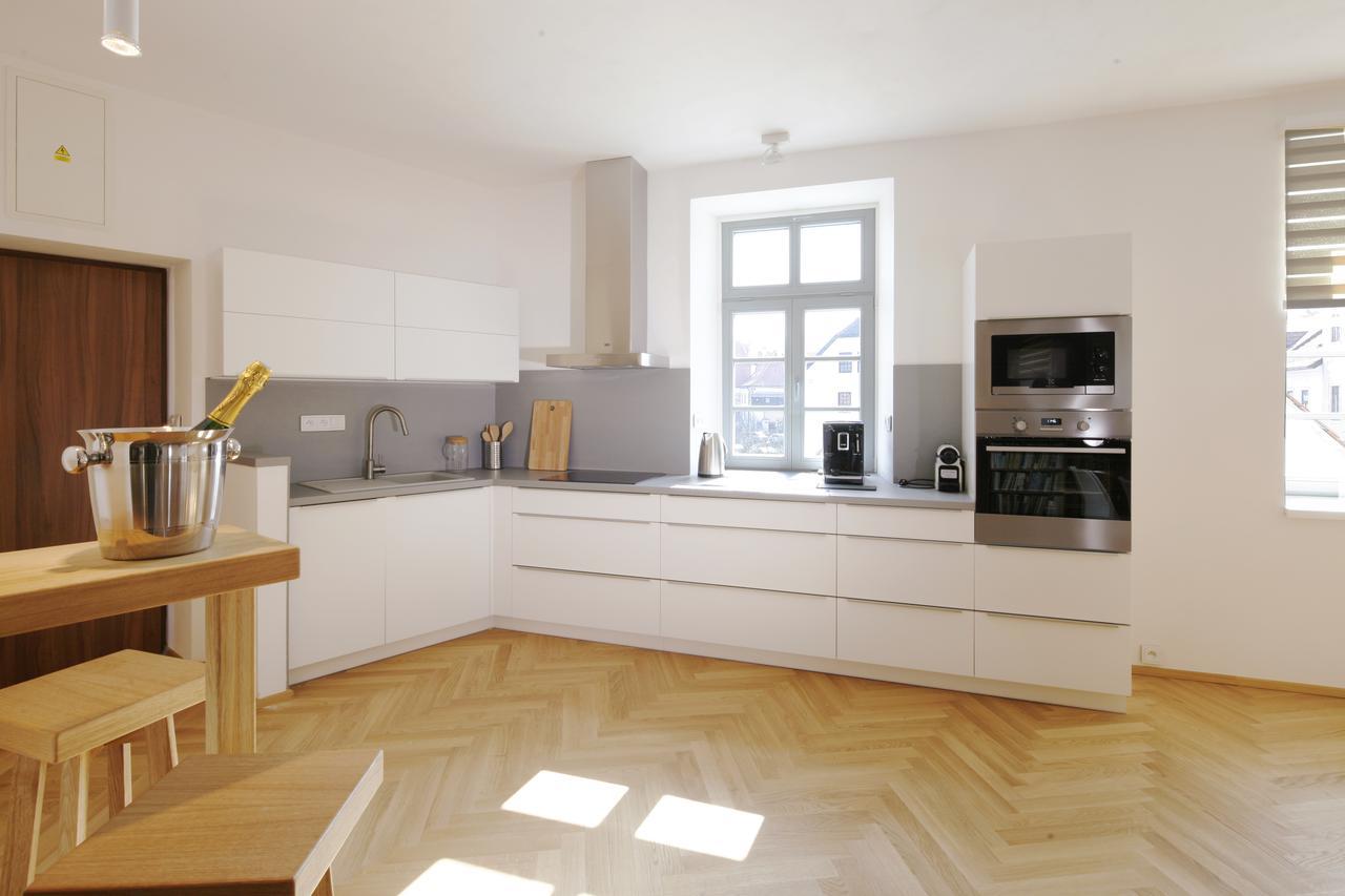 Latron 98 Apartment เชสกี้ครุมลอฟ ภายนอก รูปภาพ