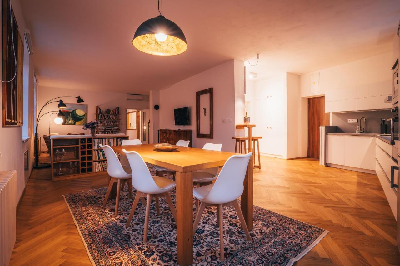 Latron 98 Apartment เชสกี้ครุมลอฟ ภายนอก รูปภาพ