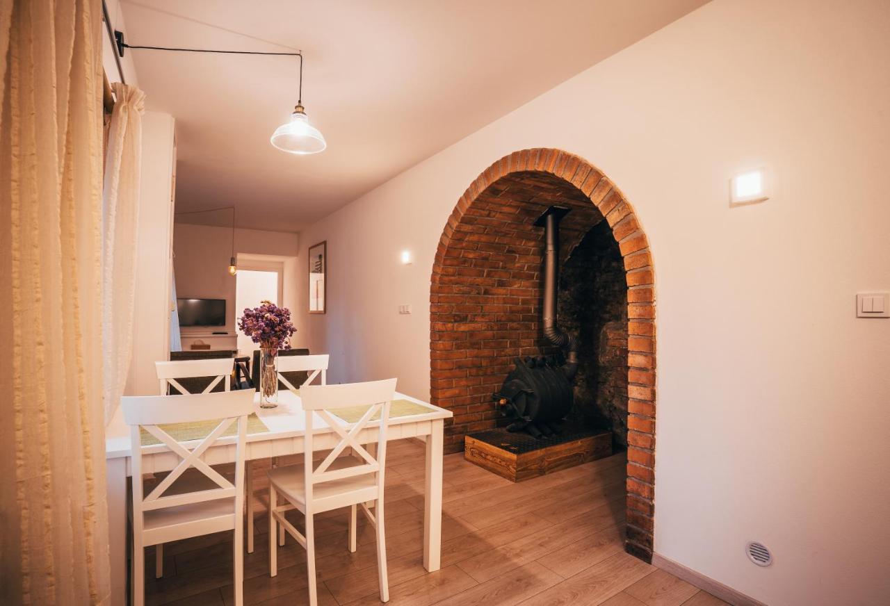 Latron 98 Apartment เชสกี้ครุมลอฟ ภายนอก รูปภาพ